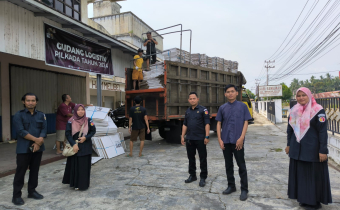 Bawaslu HSS Lakukan Pengawasan Proses Bongkar Muat Eks Logistik Pillkada 2024
