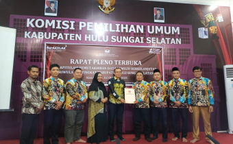 Bawaslu HSS Hadiri Rapat Pleno PDPB Triwulan III 2025