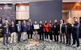 Anugerah Kehumasan 2025: Bawaslu Kalsel Raih Terbaik II Kehumasan Tingkat Nasional