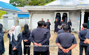 Apel Pagi, Ketua Bawaslu HSS Sampaikan Arahan Penguatan Disiplin dan Kinerja