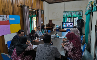 Rapat Mingguan Bahas Administrasi dan Program Ramadhan
