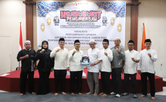 Bawaslu se-Kalsel Jadi Lembaga Pertama Serahkan Laporan Layanan Informasi Publik 2025 ke KPID Kalsel