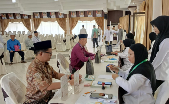 Dorong Kepedulian Sosial di Ramadan, Bawaslu HSS Hadiri Kegiatan ZIS