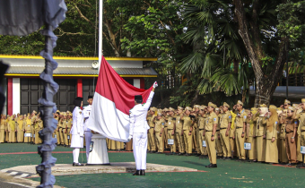 Ketua Bawaslu HSS Hadiri Upacara Harkitnas dan Hari Lahir Pancasila, Perkuat Semangat Persatuan di Era Digital